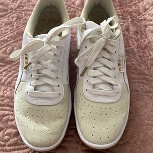 Like new pumas 9.5 womens